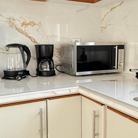 Sunny Apartment For Couples & Friends In Centre Heraklion  Exterior photo