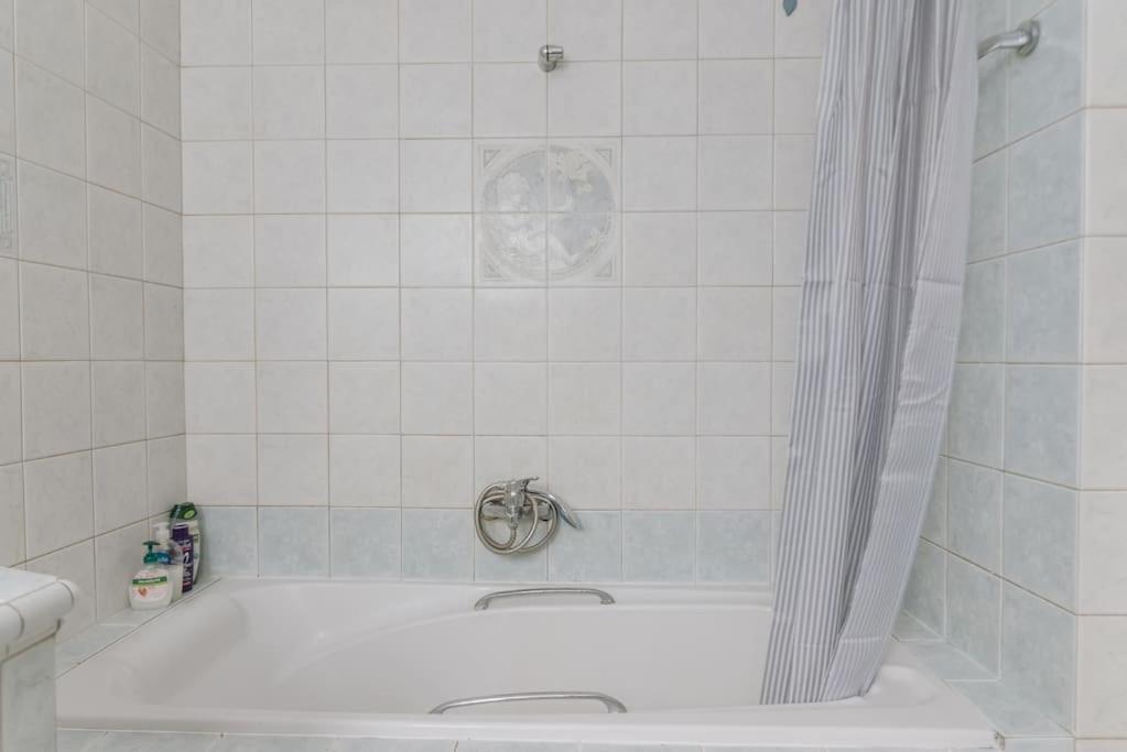 Sunny Apartment For Couples & Friends In Centre Heraklion  Exterior photo