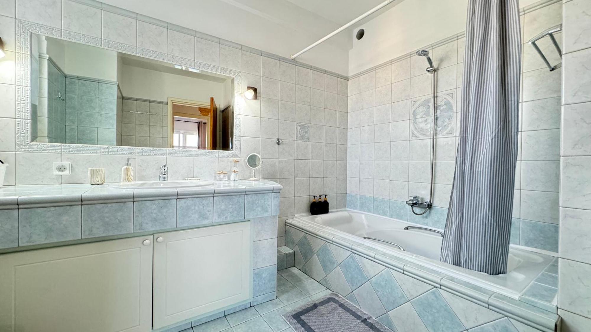 Sunny Apartment For Couples & Friends In Centre Heraklion  Exterior photo